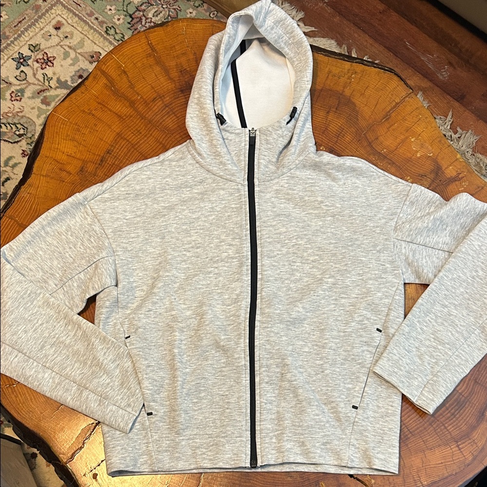 Uniqlo Men’s Small Gray Zip-Up Hoodie NWOT